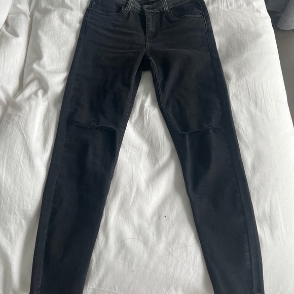 Cropped Frayed Skinny Jeans with Slit rips - Picture 1 of 2